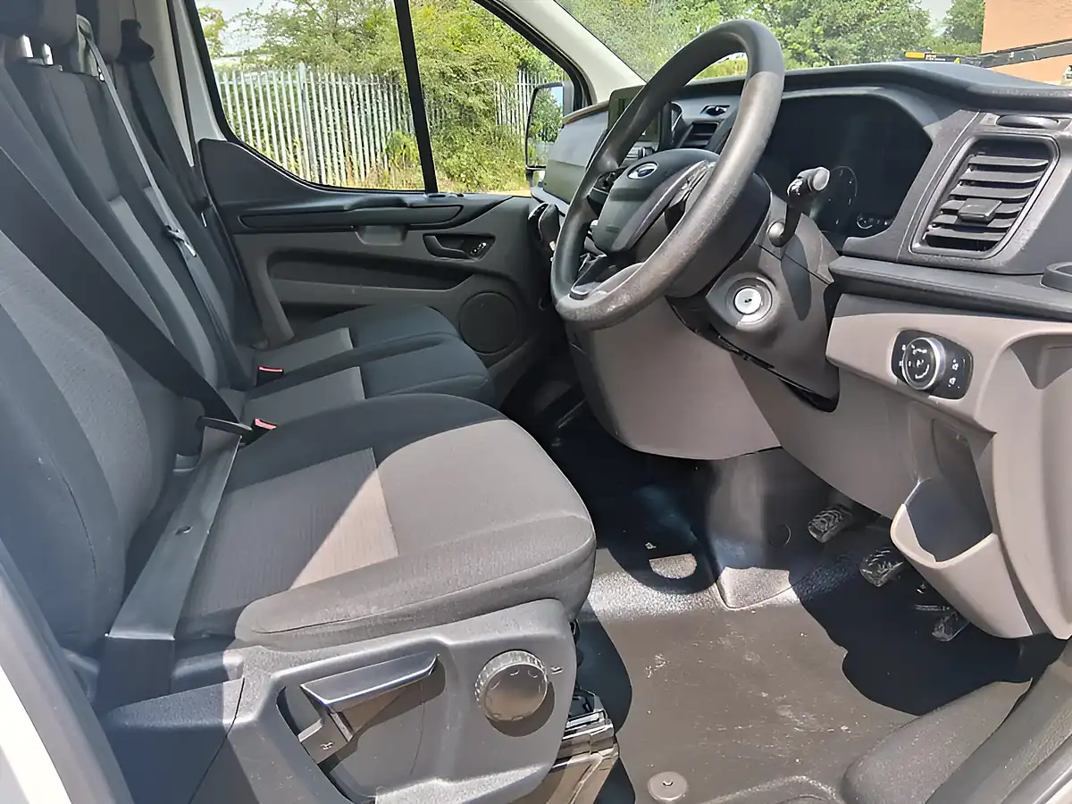 Used 2022 Ford Transit Custom Leader White - Interior and Exterior details 12