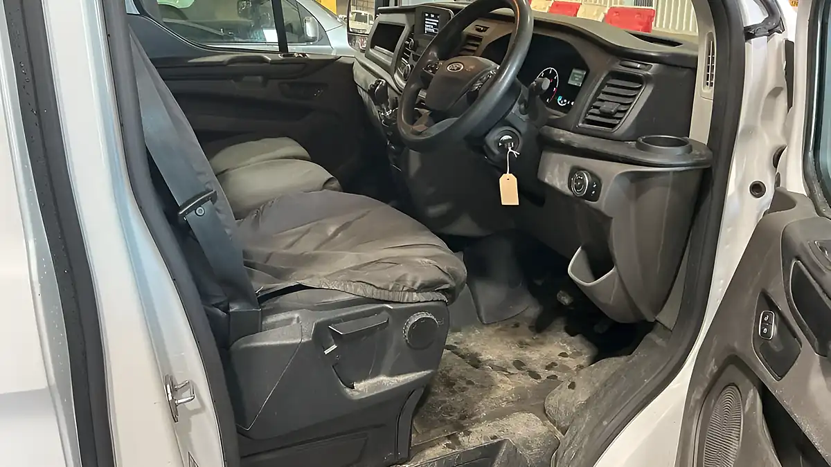 Used 2022 Ford Transit Custom Leader White - Interior and Exterior details 9