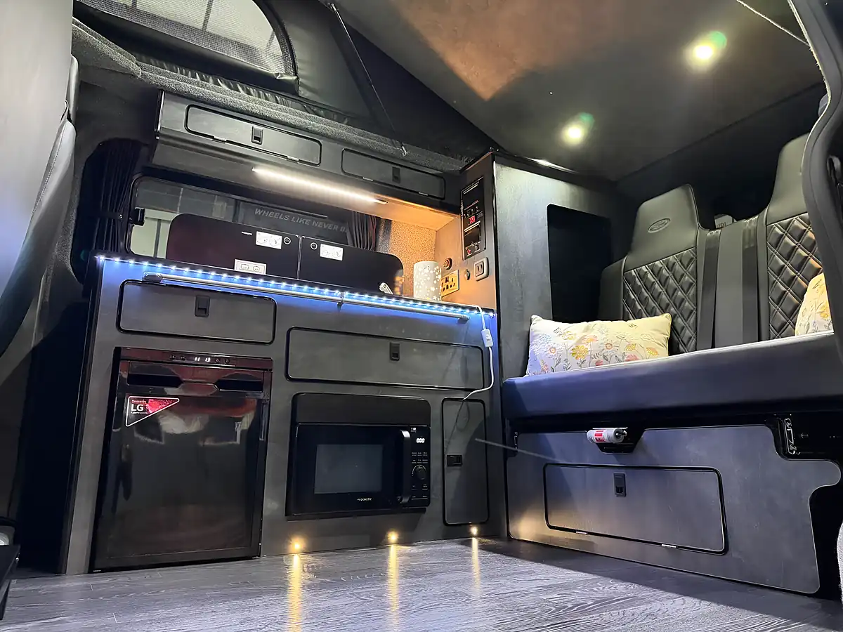 Used 2022 Ford Transit Custom Limited Black - Interior and Exterior details 5