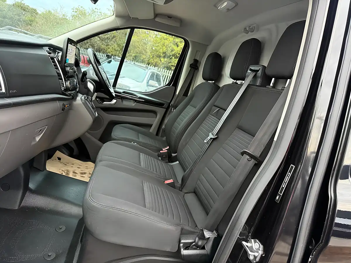 Used 2022 Ford Transit Custom Limited Black - Interior and Exterior details 10