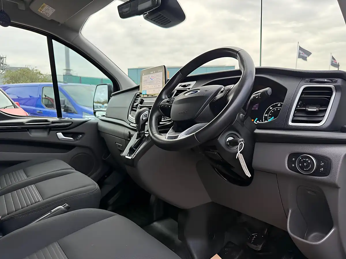 Used 2022 Ford Transit Custom Limited Black - Interior and Exterior details 14