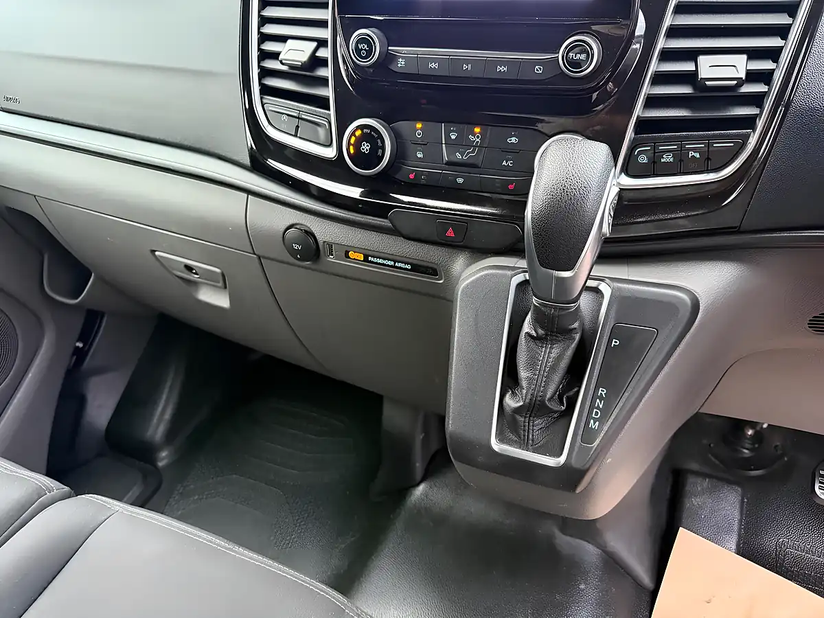 Used 2022 Ford Transit Custom Limited Black - Interior and Exterior details 16