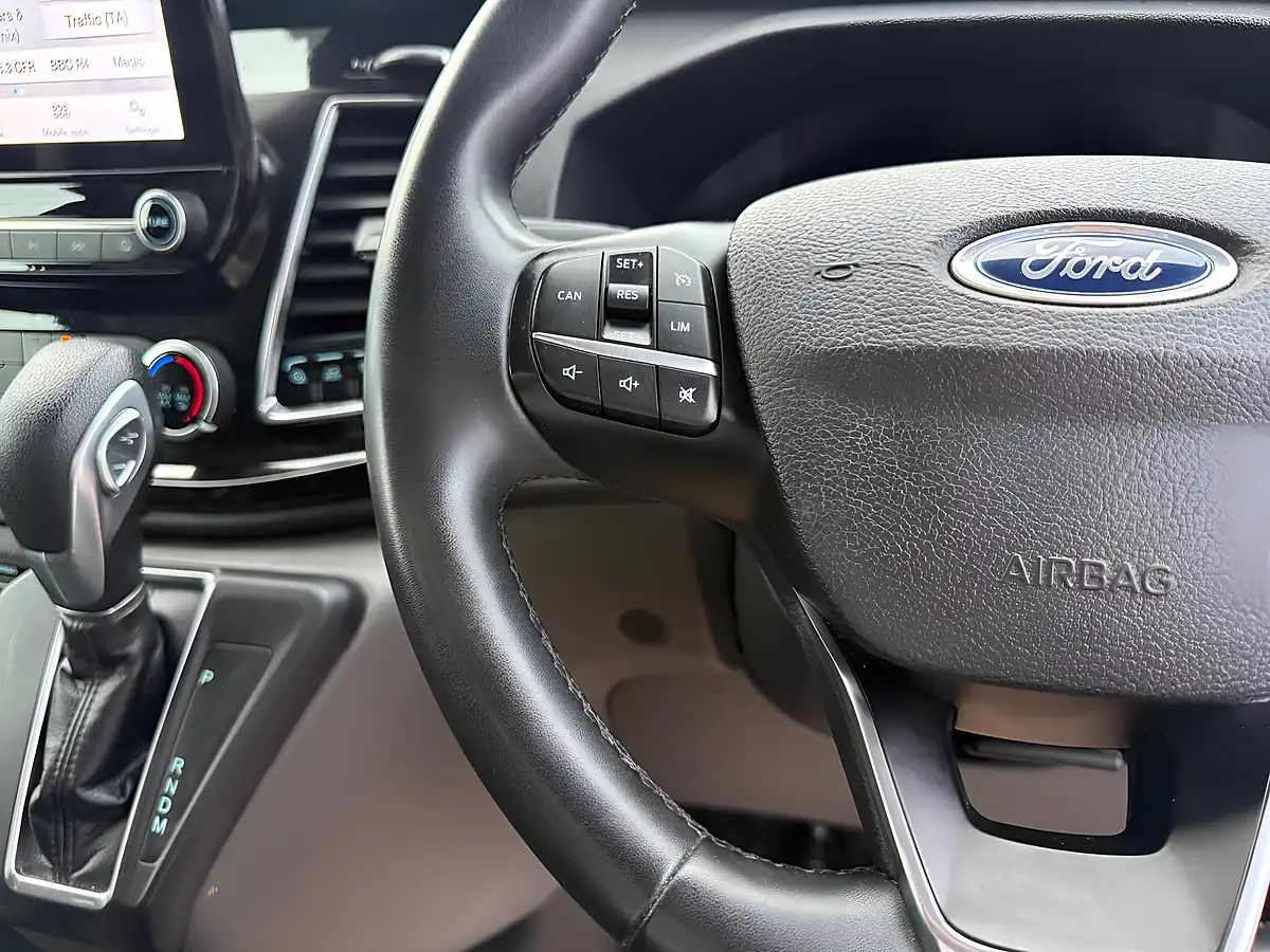 Used 2022 Ford Transit Custom Limited Black - Interior and Exterior details 17