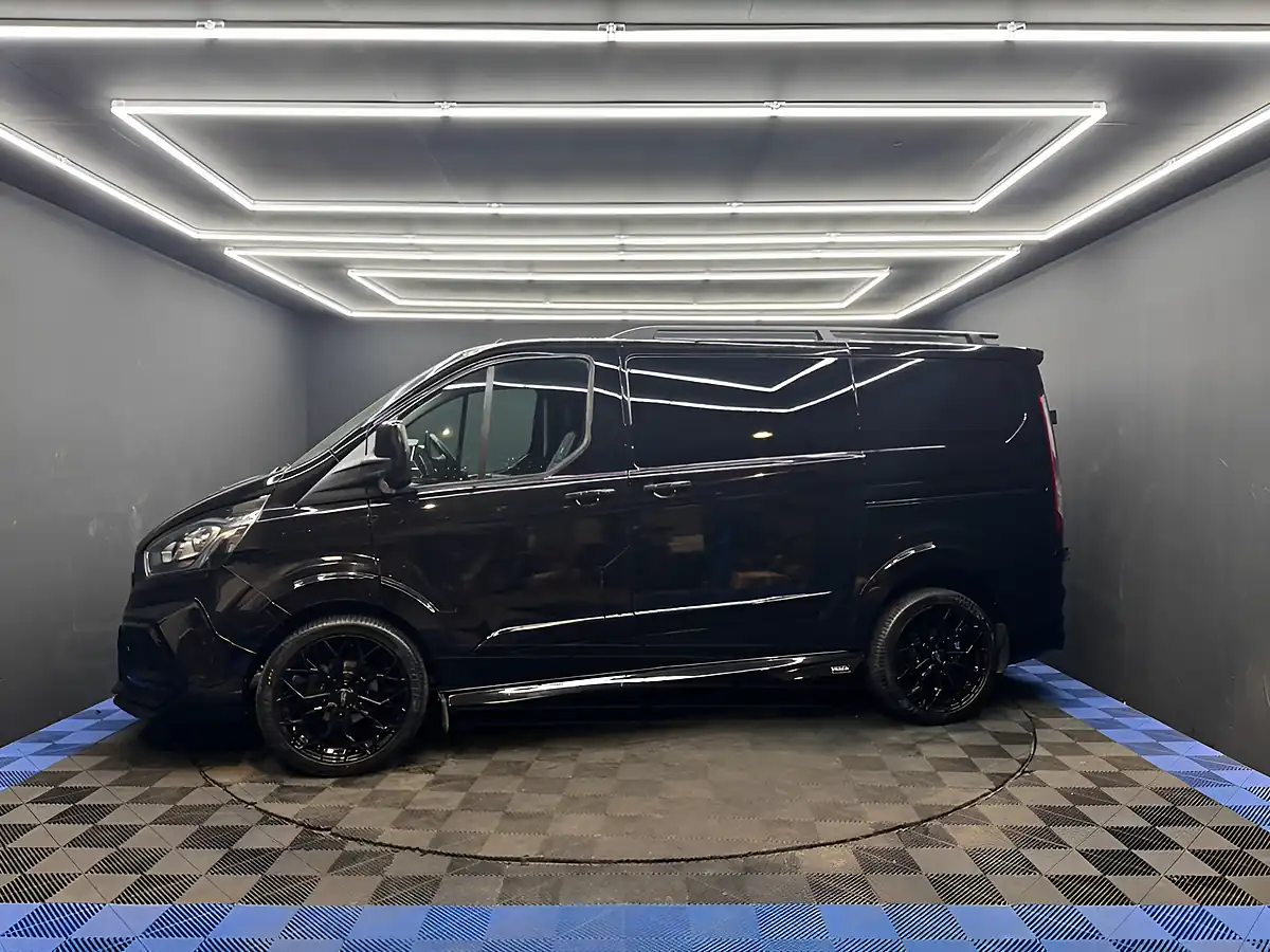 Used 2022 Ford Transit Custom Limited Black - Interior and Exterior details 17