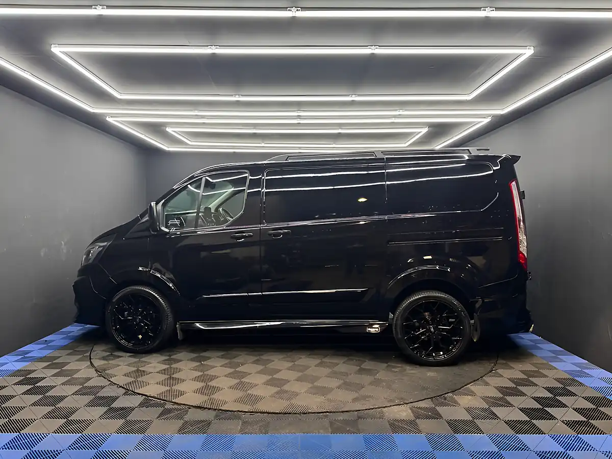 Used 2022 Ford Transit Custom Limited Black - Interior and Exterior details 19