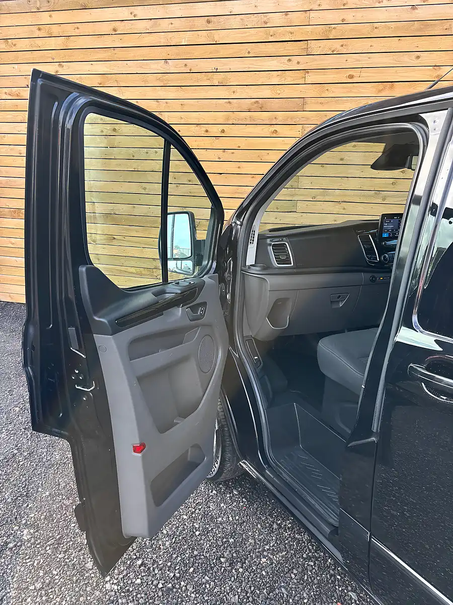 Used 2022 Ford Transit Custom Limited Black - Interior and Exterior details 17
