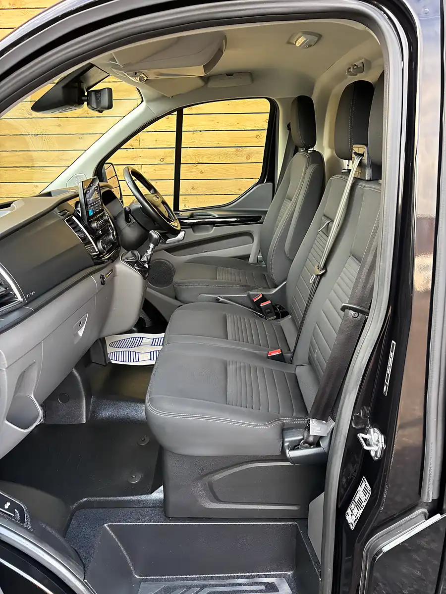 Used 2022 Ford Transit Custom Limited Black - Interior and Exterior details 18