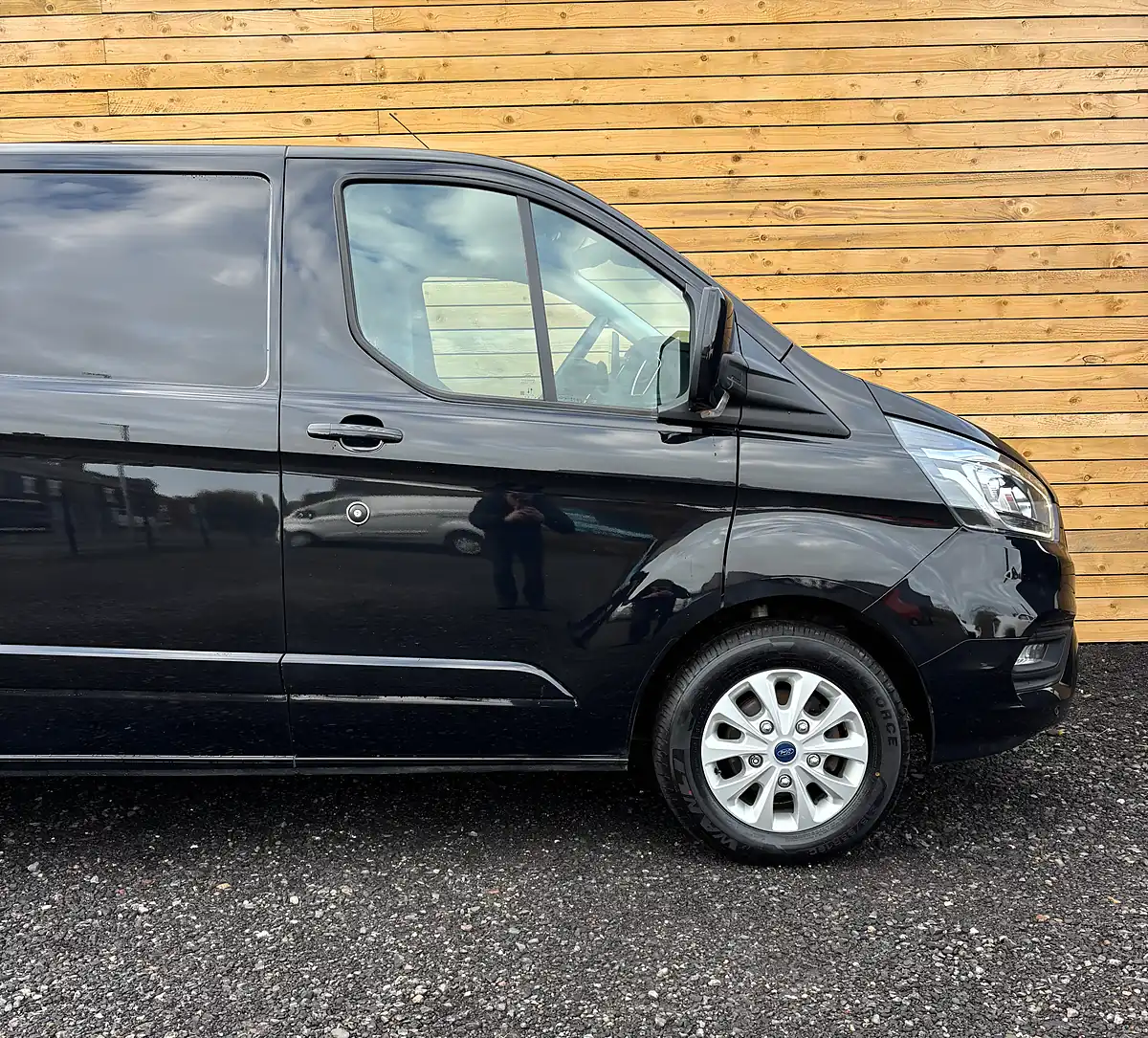 Used 2022 Ford Transit Custom Limited Black - Interior and Exterior details 3