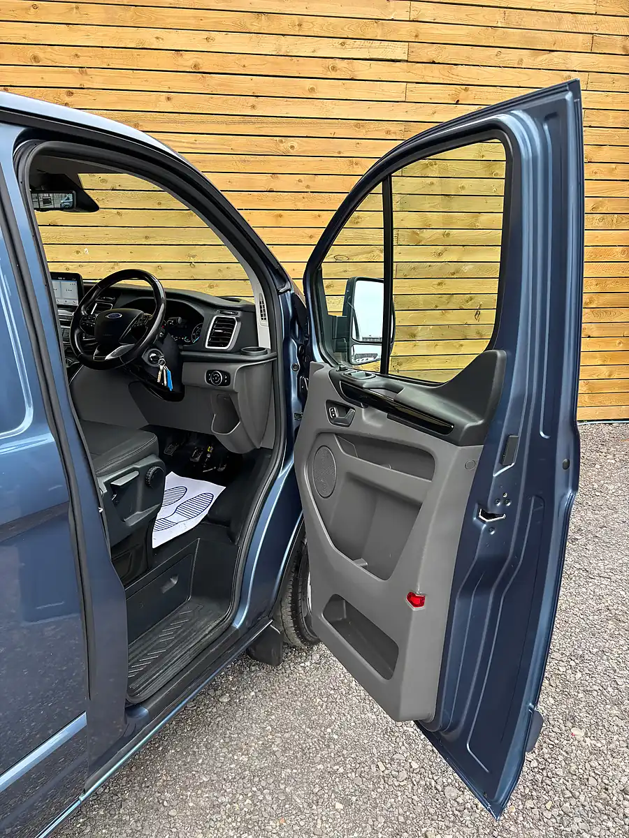 Used 2022 Ford Transit Custom Limited Blue - Interior and Exterior details 12