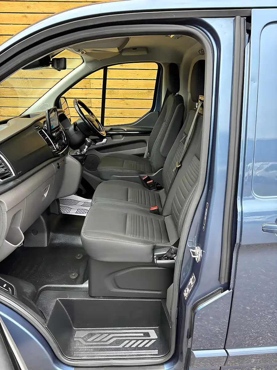 Used 2022 Ford Transit Custom Limited Blue - Interior and Exterior details 16
