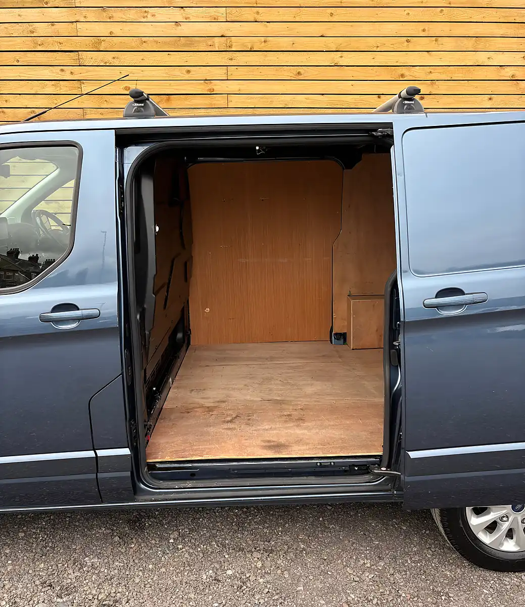 Used 2022 Ford Transit Custom Limited Blue - Interior and Exterior details 18
