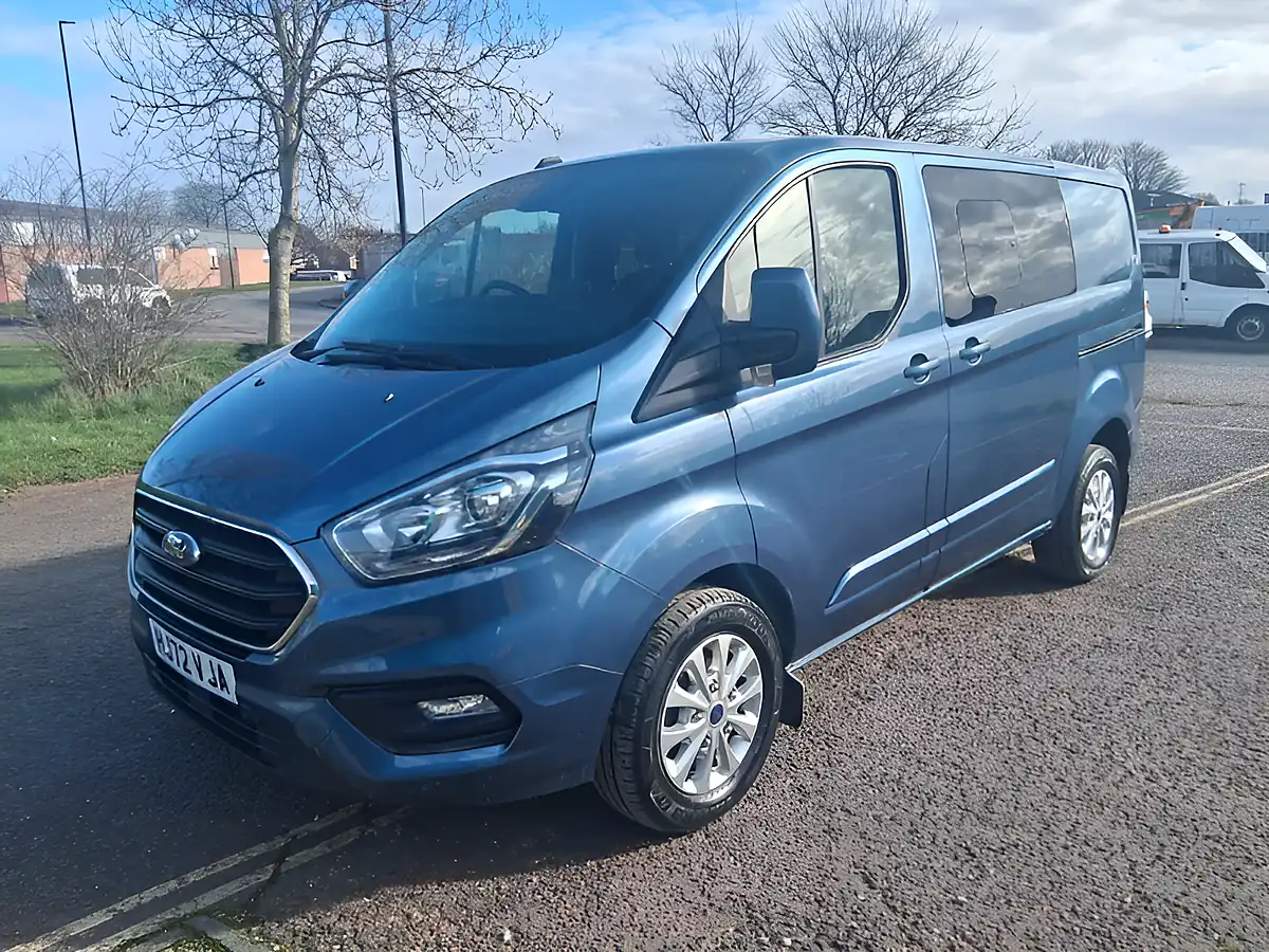 Used 2022 Ford Transit Custom Limited Blue - Front View