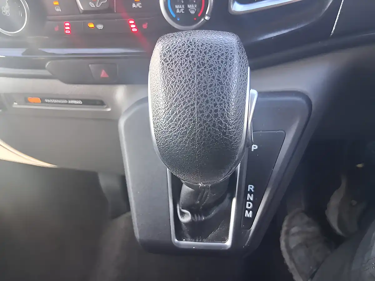 Used 2022 Ford Transit Custom Limited Blue - Interior and Exterior details 16