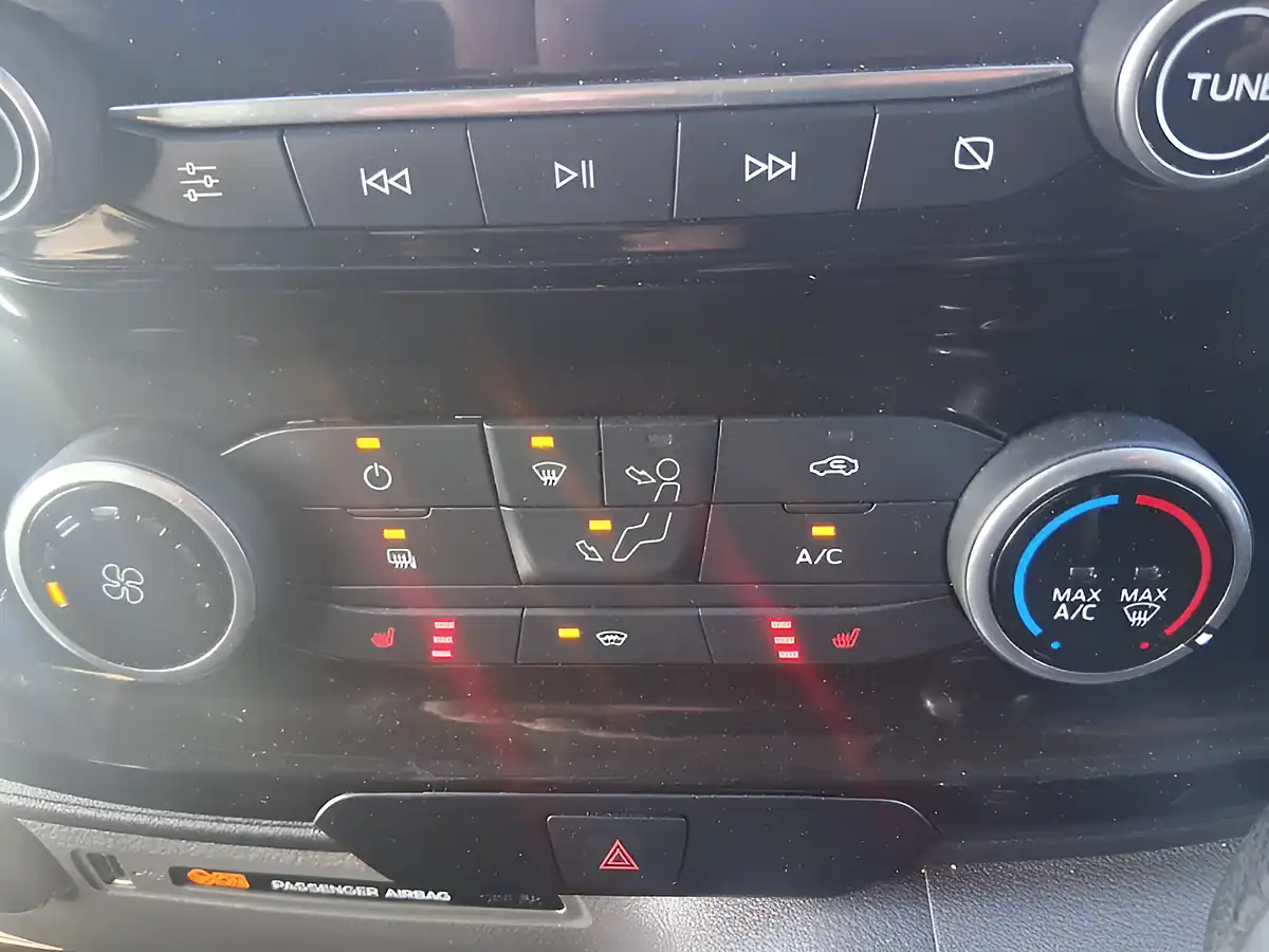 Used 2022 Ford Transit Custom Limited Blue - Interior and Exterior details 17