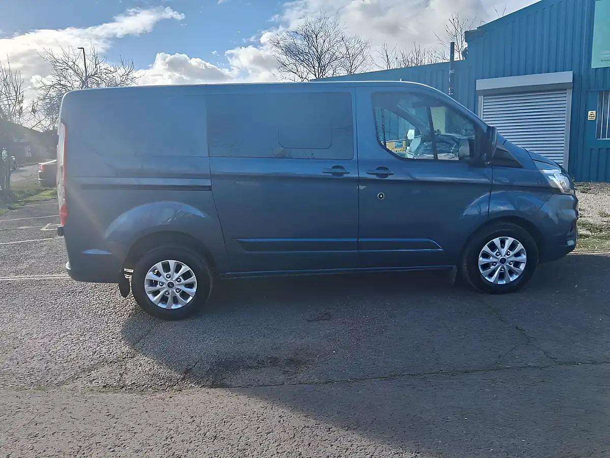 Used 2022 Ford Transit Custom Limited Blue - Interior and Exterior details 6