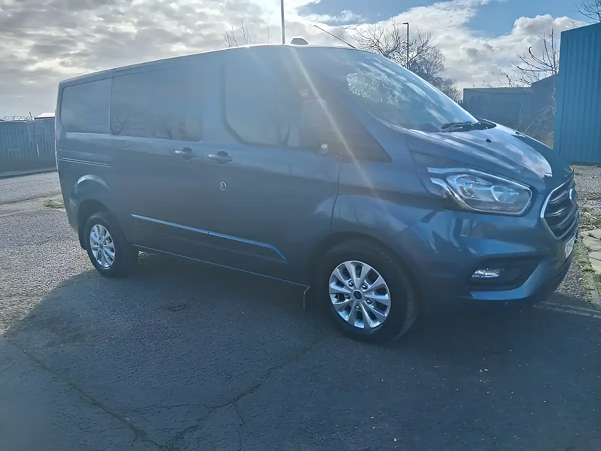 Used 2022 Ford Transit Custom Limited Blue - Interior and Exterior details 7
