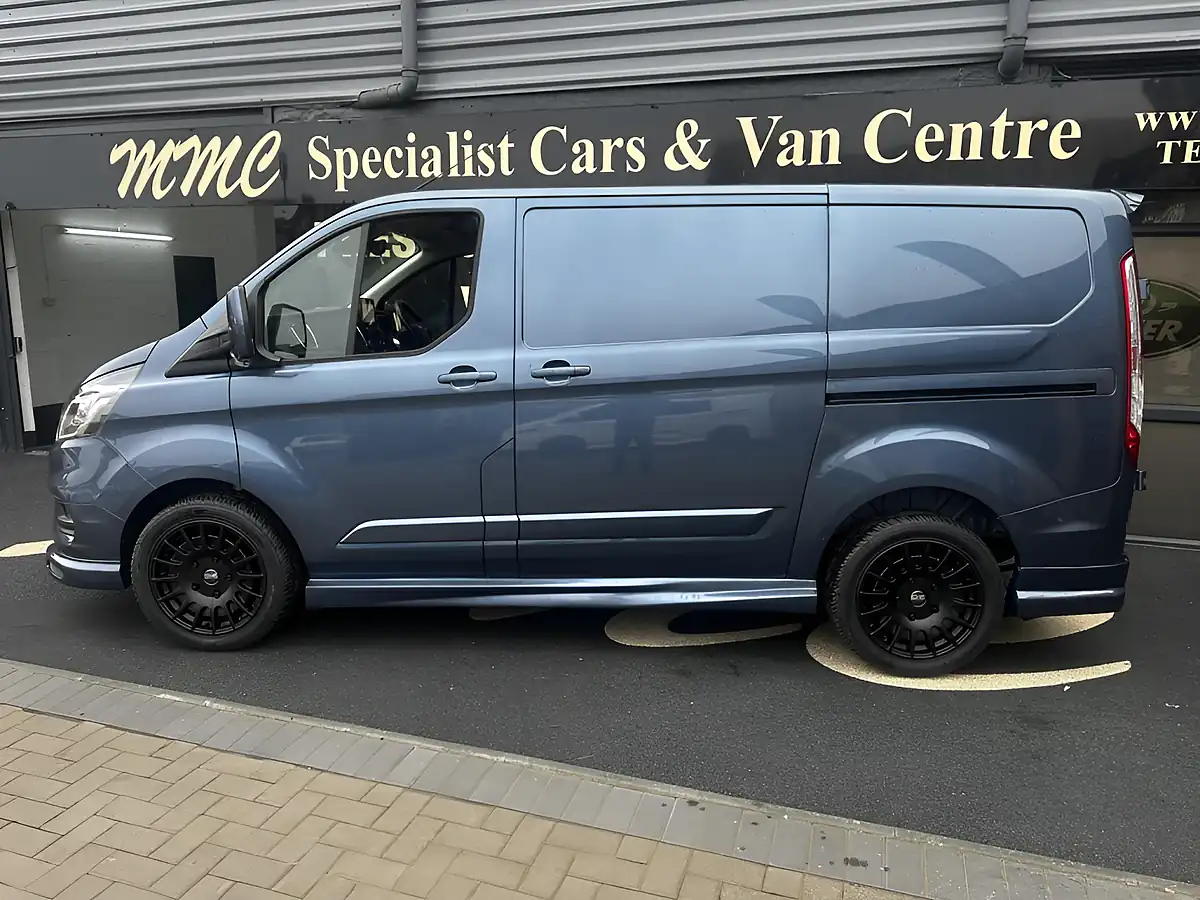 Used 2022 Ford Transit Custom Limited Blue - Front View