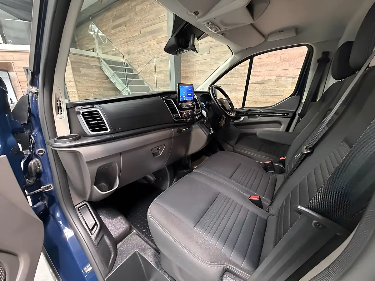 Used 2022 Ford Transit Custom Limited Blue - Interior and Exterior details 10