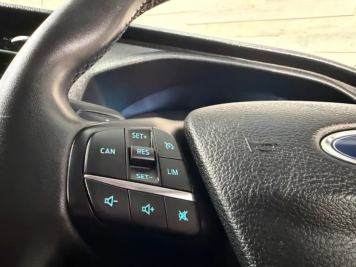 Used 2022 Ford Transit Custom Limited Blue - Interior and Exterior details 16