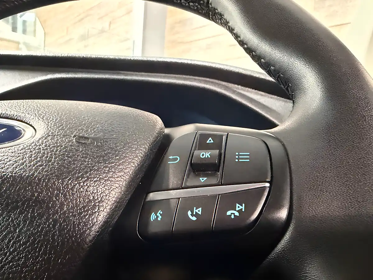 Used 2022 Ford Transit Custom Limited Blue - Interior and Exterior details 17
