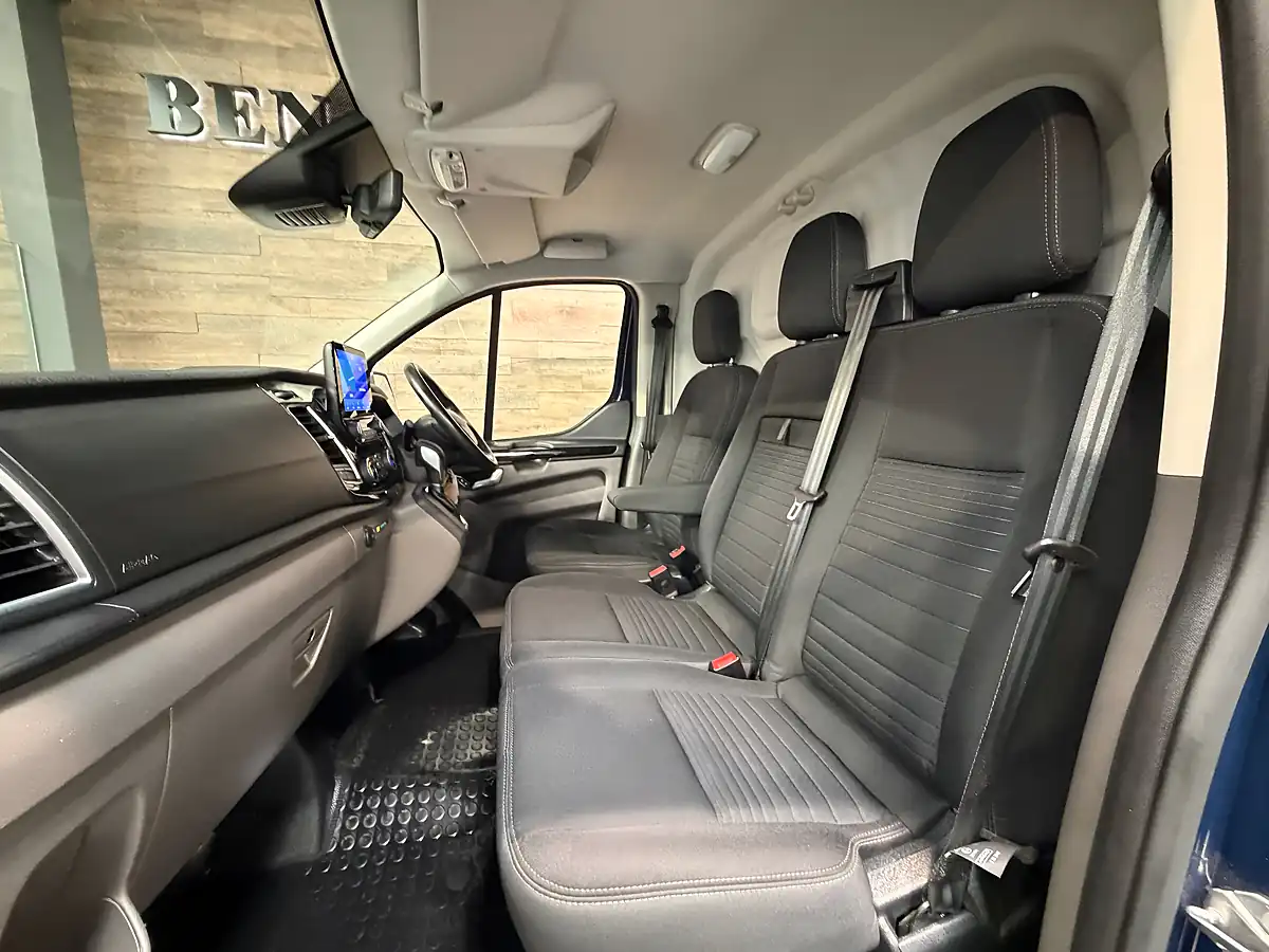 Used 2022 Ford Transit Custom Limited Blue - Interior and Exterior details 9