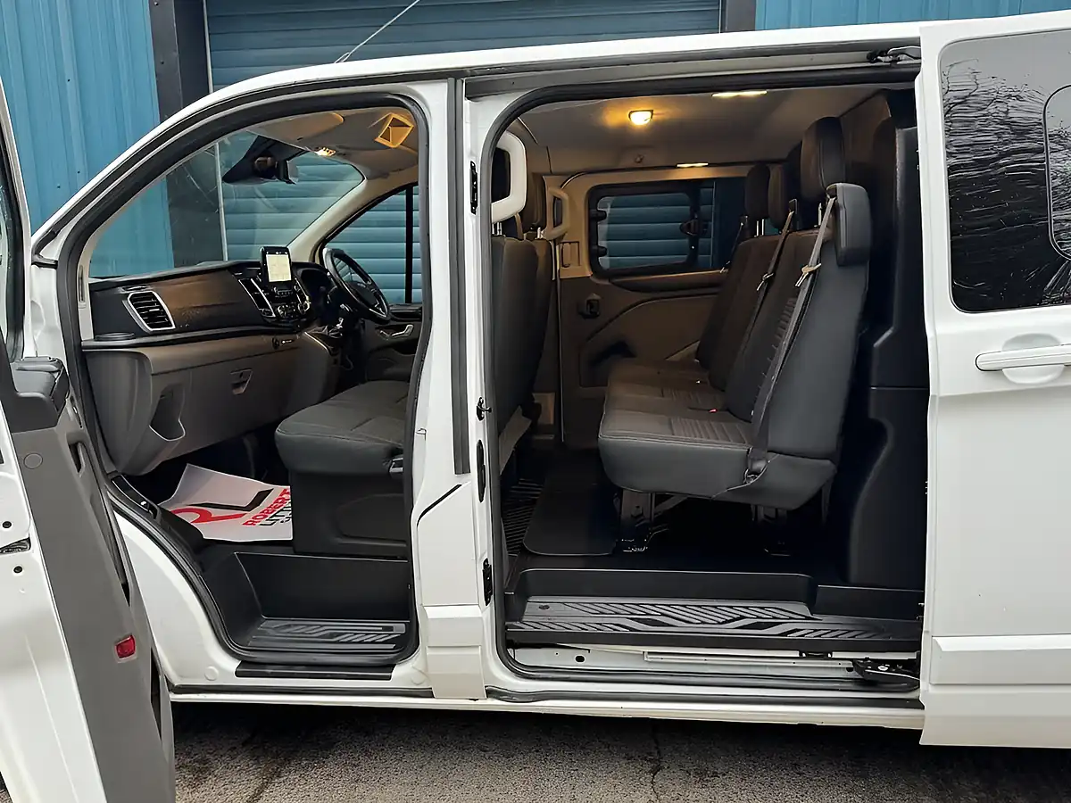 Used 2022 Ford Transit Custom Limited Crew Cab White - Interior and Exterior details 11