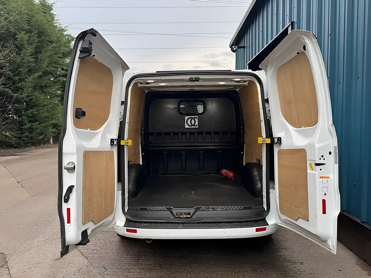 Used 2022 Ford Transit Custom Limited Crew Cab White - Interior and Exterior details 12