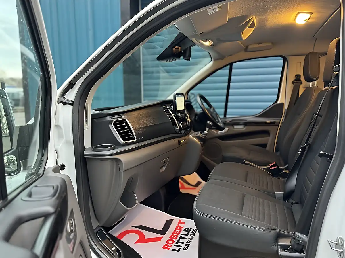 Used 2022 Ford Transit Custom Limited Crew Cab White - Interior and Exterior details 15