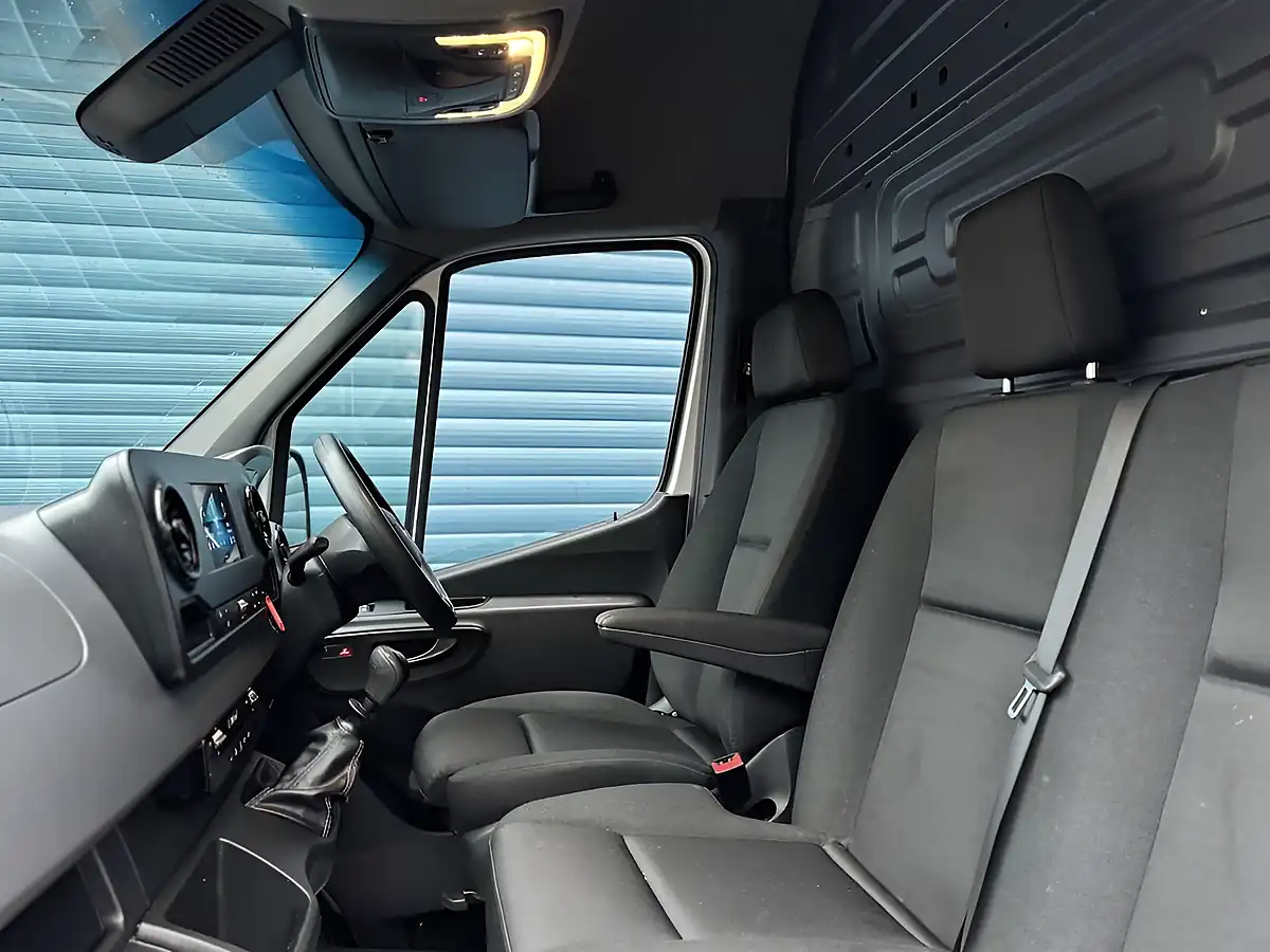 Used 2022 Ford Transit Custom Limited Crew Cab White - Interior and Exterior details 20