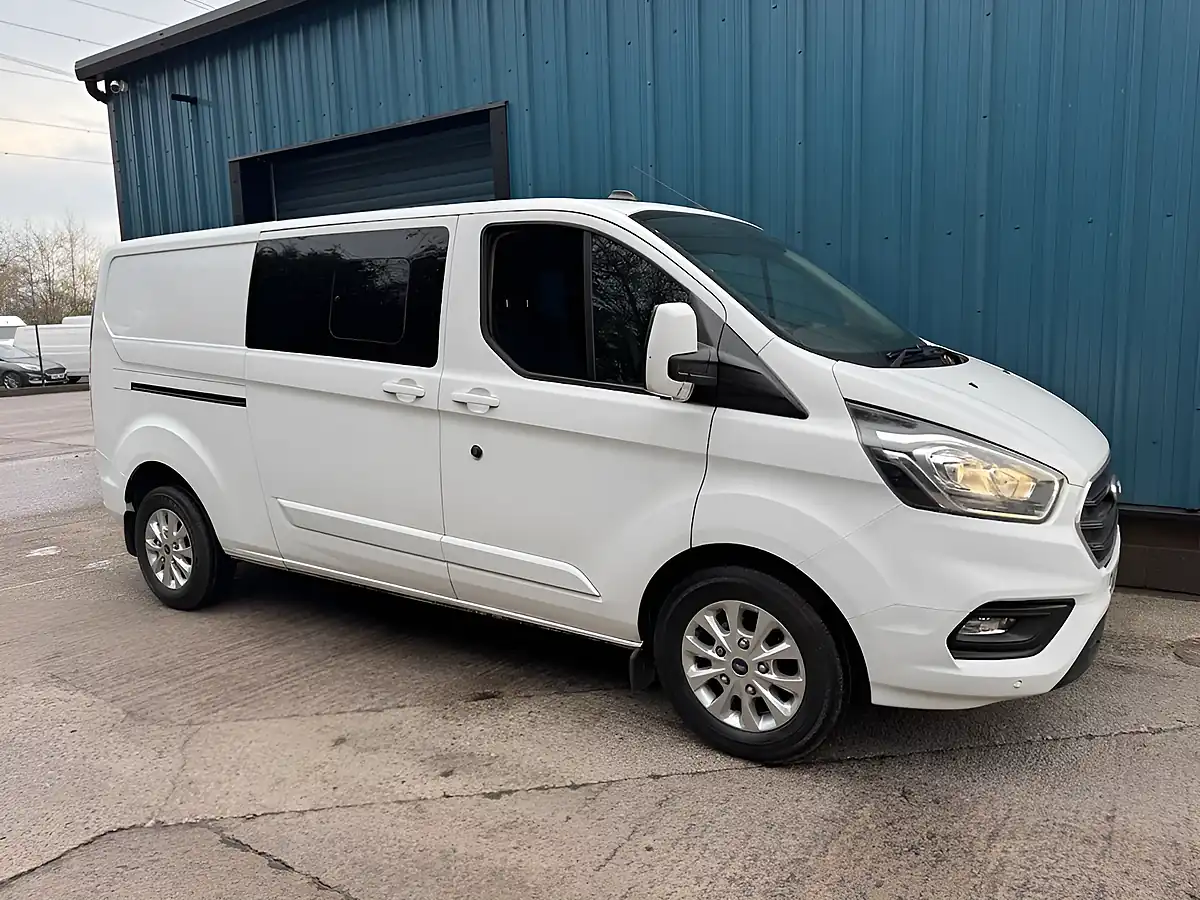 Used 2022 Ford Transit Custom Limited Crew Cab White - Interior and Exterior details 4
