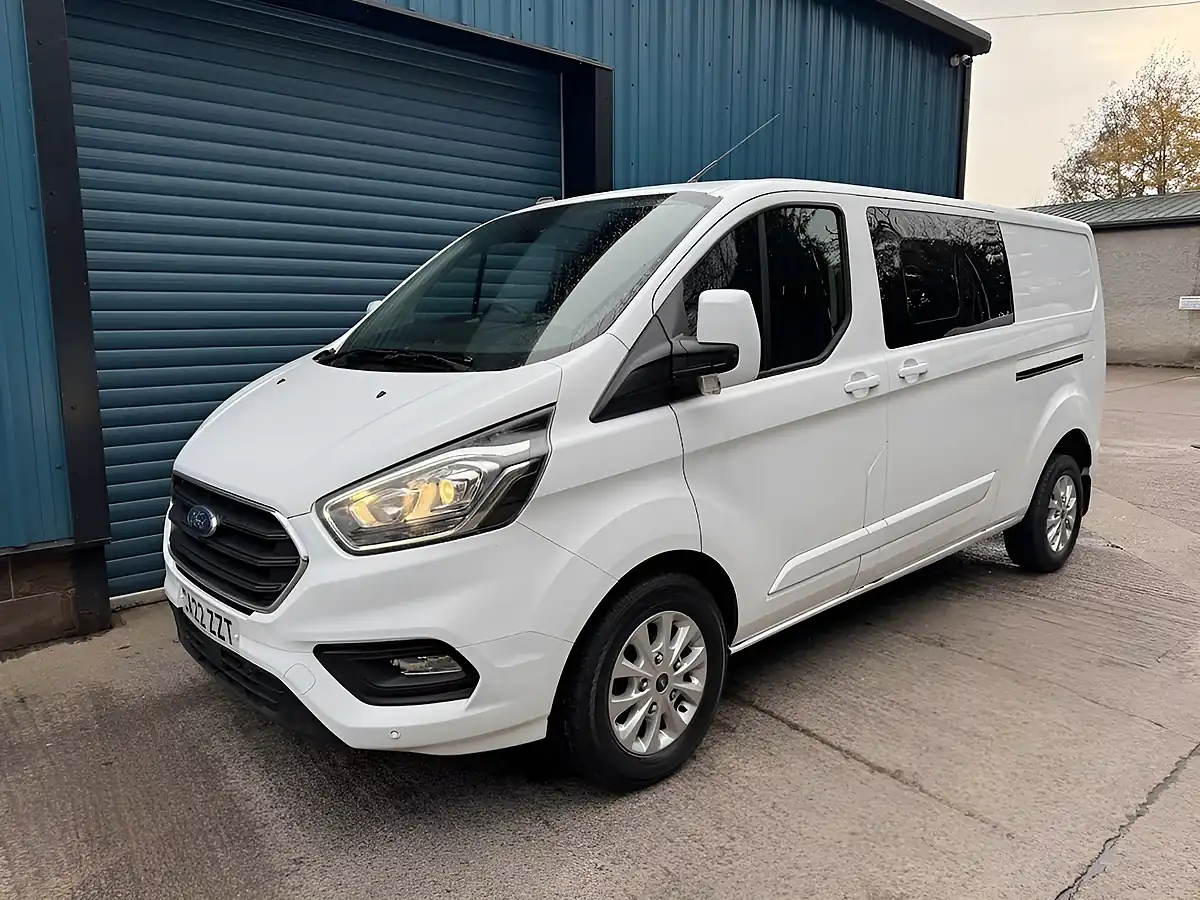 Used 2022 Ford Transit Custom Limited Crew Cab White - Interior and Exterior details 5