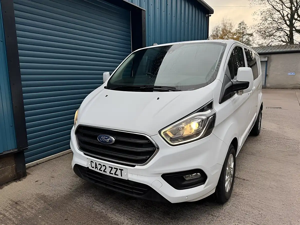 Used 2022 Ford Transit Custom Limited Crew Cab White - Interior and Exterior details 6
