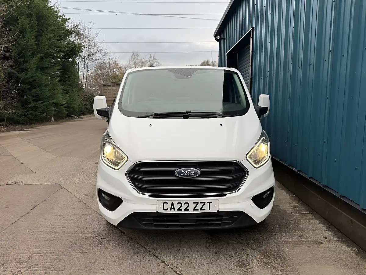 Used 2022 Ford Transit Custom Limited Crew Cab White - Interior and Exterior details 8