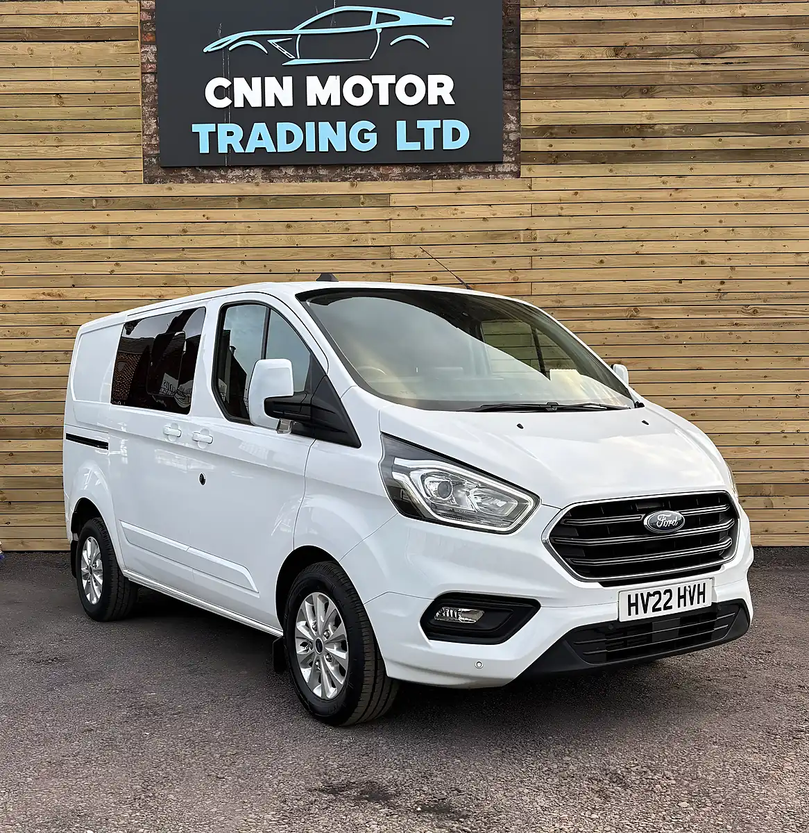 Used 2022 Ford Transit Custom Limited Crew Van Double Cab Frozen White - Front View