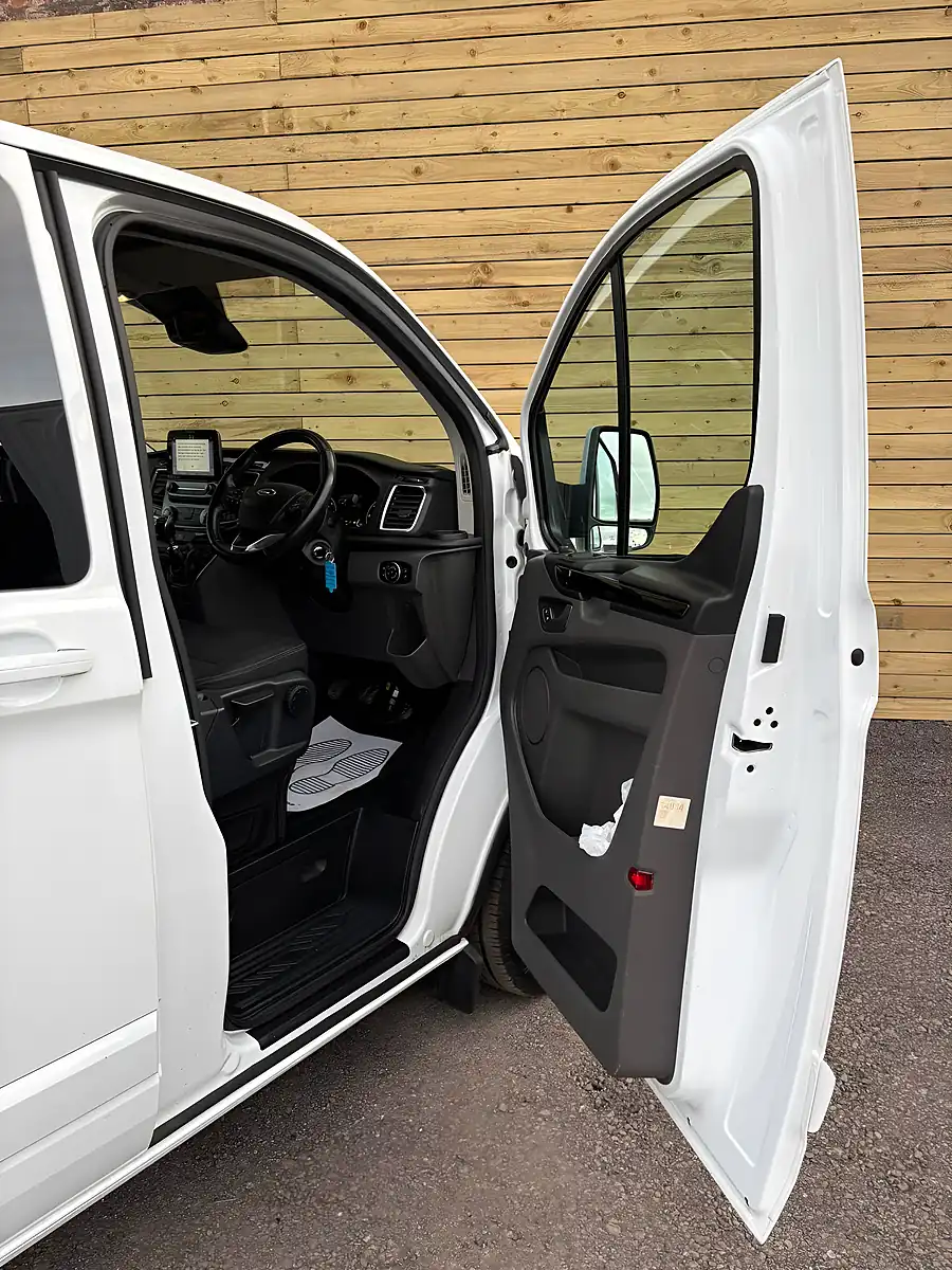 Used 2022 Ford Transit Custom Limited Crew Van Double Cab Frozen White - Interior and Exterior details 11