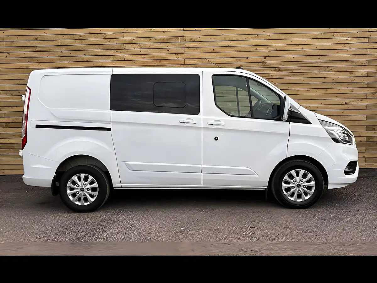 Used 2022 Ford Transit Custom Limited Crew Van Double Cab Frozen White - Interior and Exterior details 4