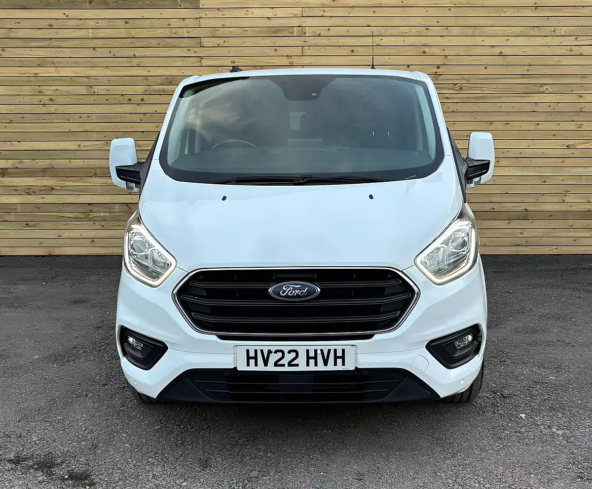 Used 2022 Ford Transit Custom Limited Crew Van Double Cab Frozen White - Interior and Exterior details 9