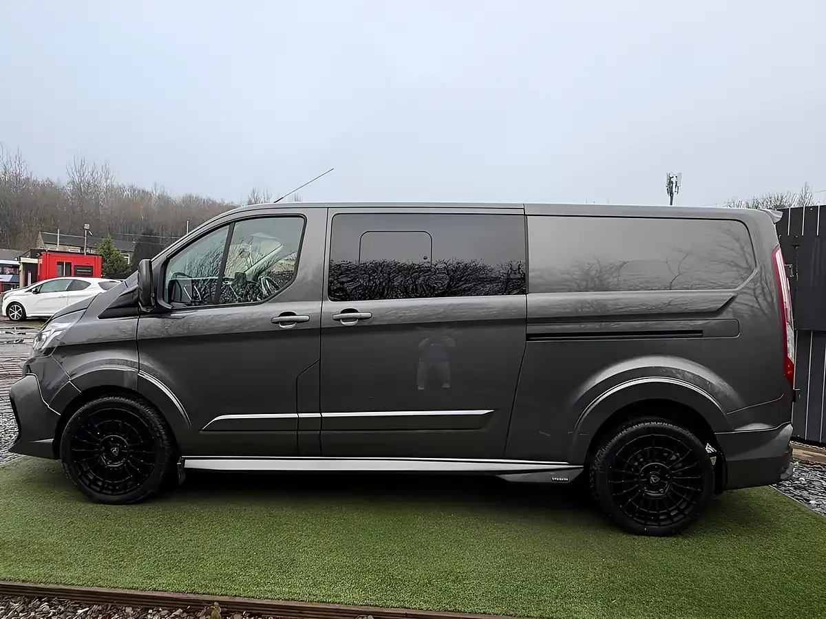 Used 2022 Ford Transit Custom Limited Crew Van Double Cab Grey - Interior and Exterior details 10