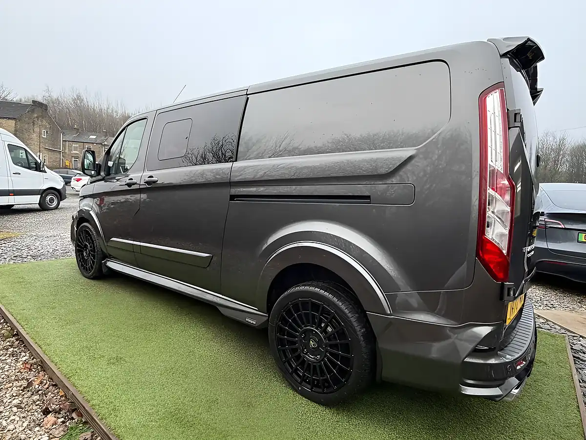 Used 2022 Ford Transit Custom Limited Crew Van Double Cab Grey - Interior and Exterior details 9