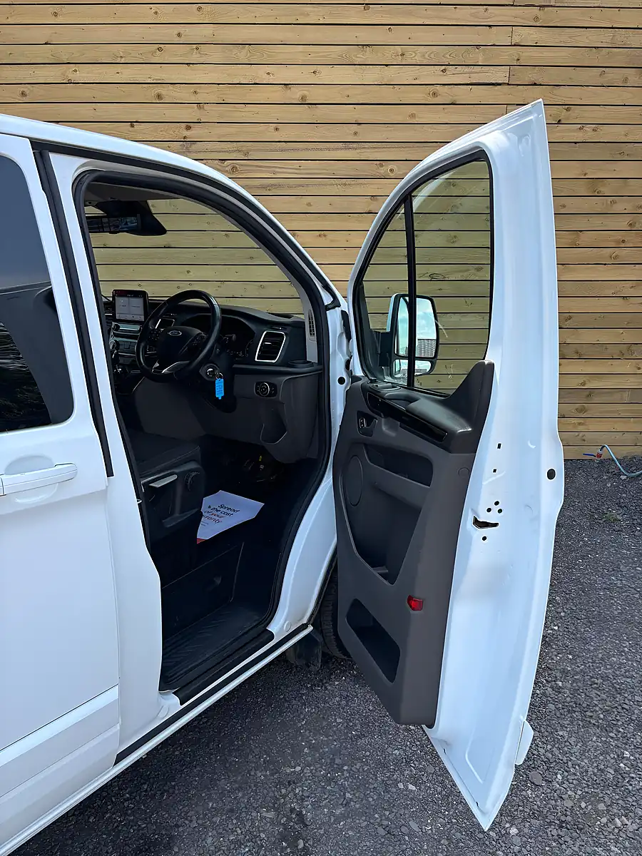 Used 2022 Ford Transit Custom Limited Crew Van Double Cab White - Interior and Exterior details 9