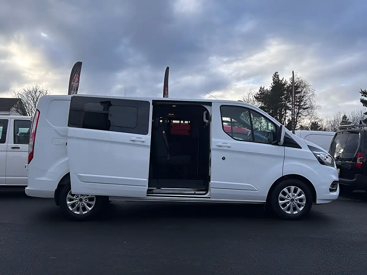 Used 2022 Ford Transit Custom Limited Crew Van Double Cab White - Interior and Exterior details 15