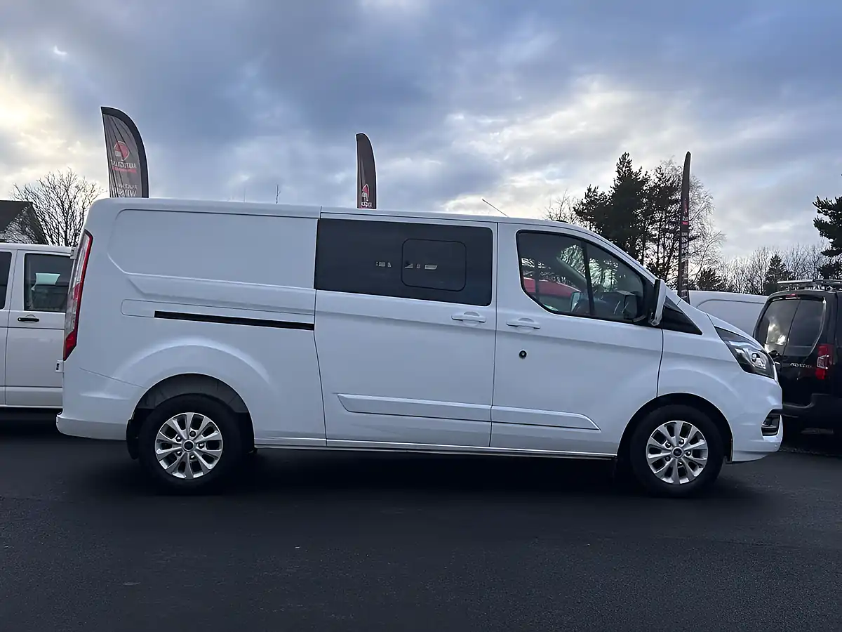 Used 2022 Ford Transit Custom Limited Crew Van Double Cab White - Interior and Exterior details 3