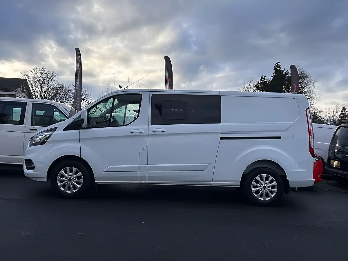 Used 2022 Ford Transit Custom Limited Crew Van Double Cab White - Interior and Exterior details 8