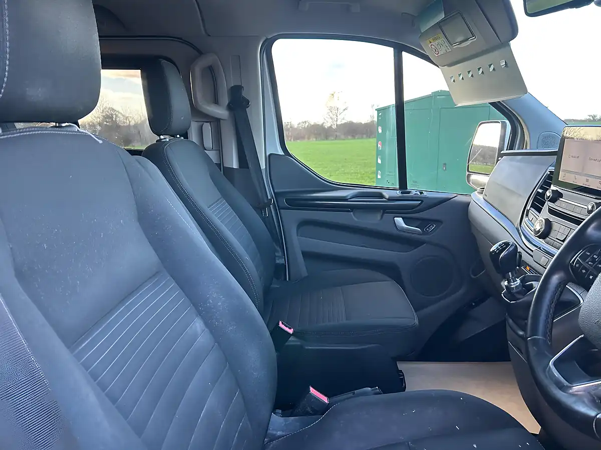 Used 2022 Ford Transit Custom Limited Crew Van L2 H1 White - Interior and Exterior details 10