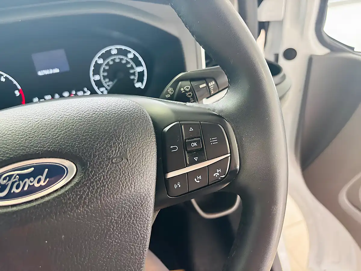 Used 2022 Ford Transit Custom Limited Crew White - Interior and Exterior details 17