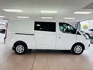 Used 2022 Ford Transit Custom Limited Crew White - Interior and Exterior details 6