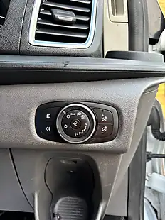 Used 2022 Ford Transit Custom Limited Frozen White - Interior and Exterior details 11