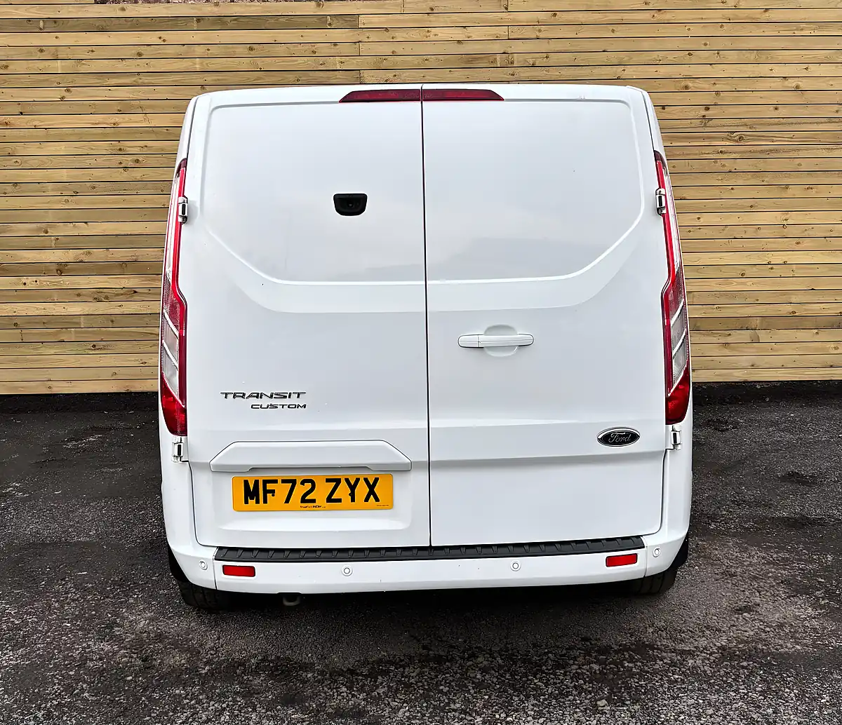 Used 2022 Ford Transit Custom Limited Frozen White - Interior and Exterior details 3