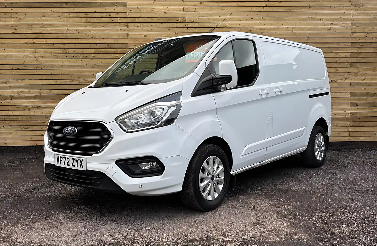 Used 2022 Ford Transit Custom Limited Frozen White - Interior and Exterior details 6