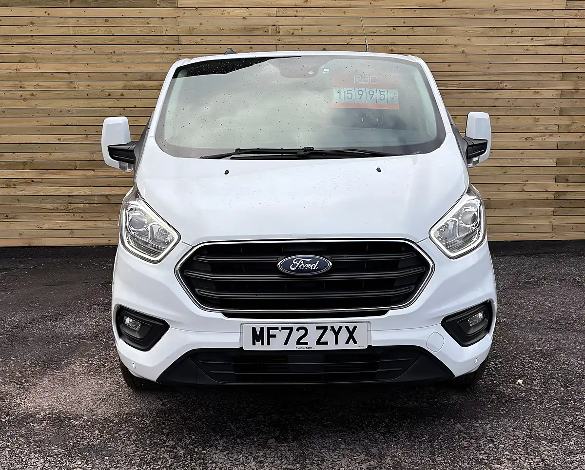 Used 2022 Ford Transit Custom Limited Frozen White - Interior and Exterior details 7